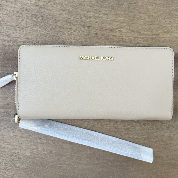 Michael Kors Jet Set Large Continental Wallet NWT (Bundle 2+ items for 20% off) - Picture 1 of 5